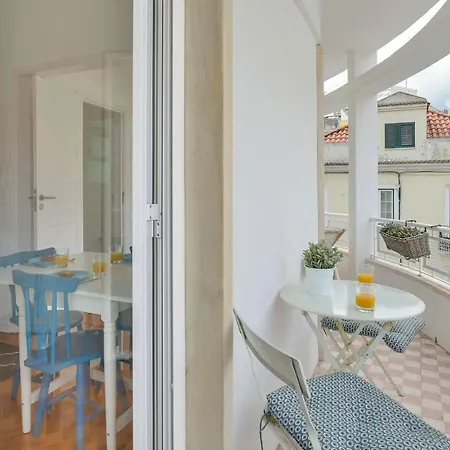 Plum Guide - Light Of Lights Apartment Lissabon